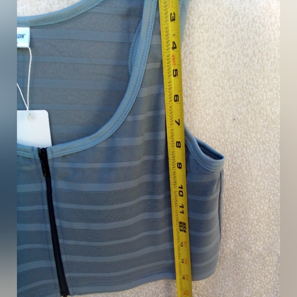 NWT! Zip-Front Sport Bra - Picture 10 of 16